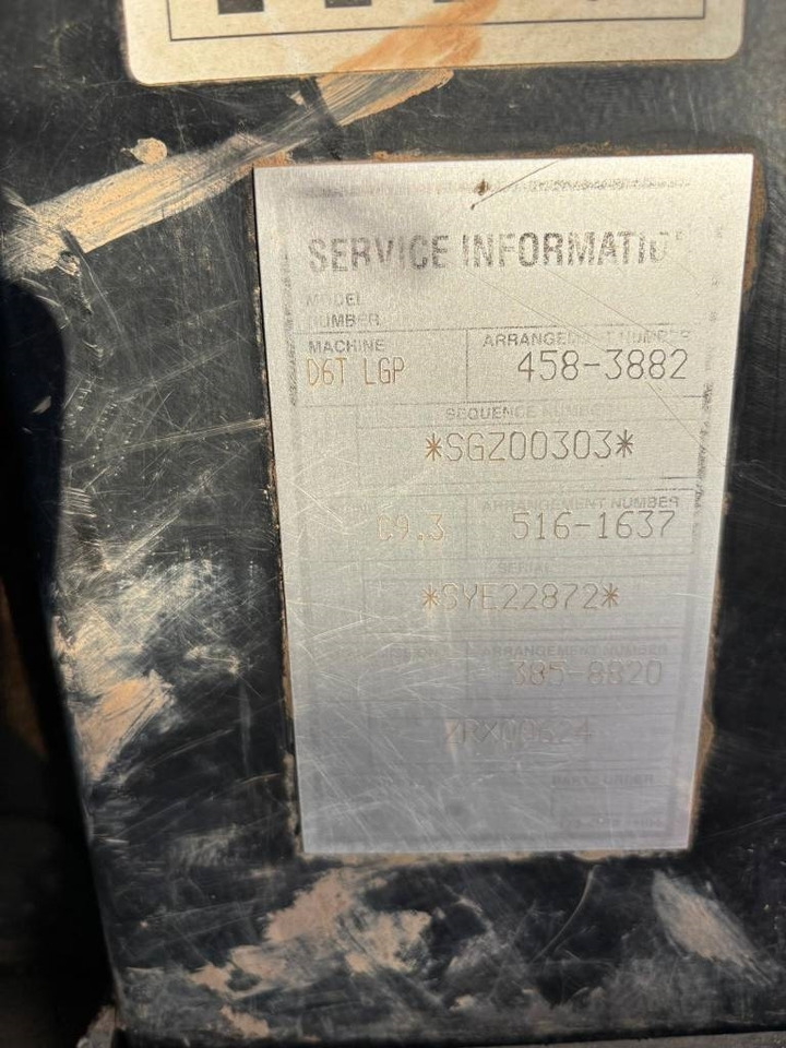 CAT D 6 T LGP (CE / New UC) - Bulldozer: photos 2 CAT D 6 T LGP (CE / New UC) - Bulldozer: photos 2