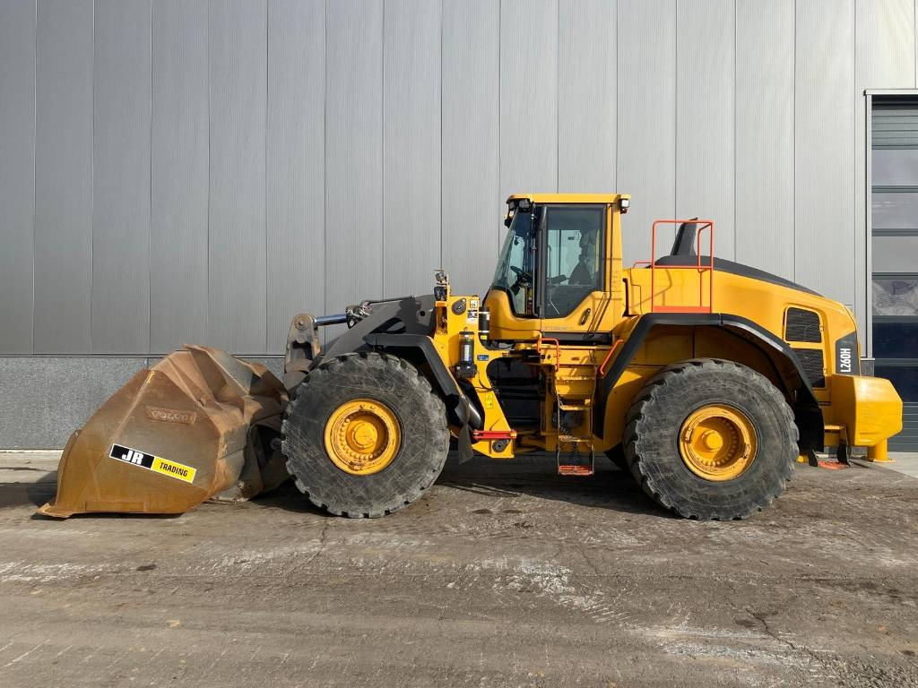 Volvo L 260 H (CDC + BSS) - Chargeuse sur pneus: photos 1 Volvo L 260 H (CDC + BSS) - Chargeuse sur pneus: photos 1