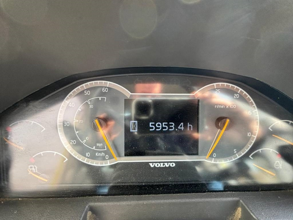 Volvo L 90 H (Under Preparation) - Chargeuse sur pneus: photos 4 Volvo L 90 H (Under Preparation) - Chargeuse sur pneus: photos 4