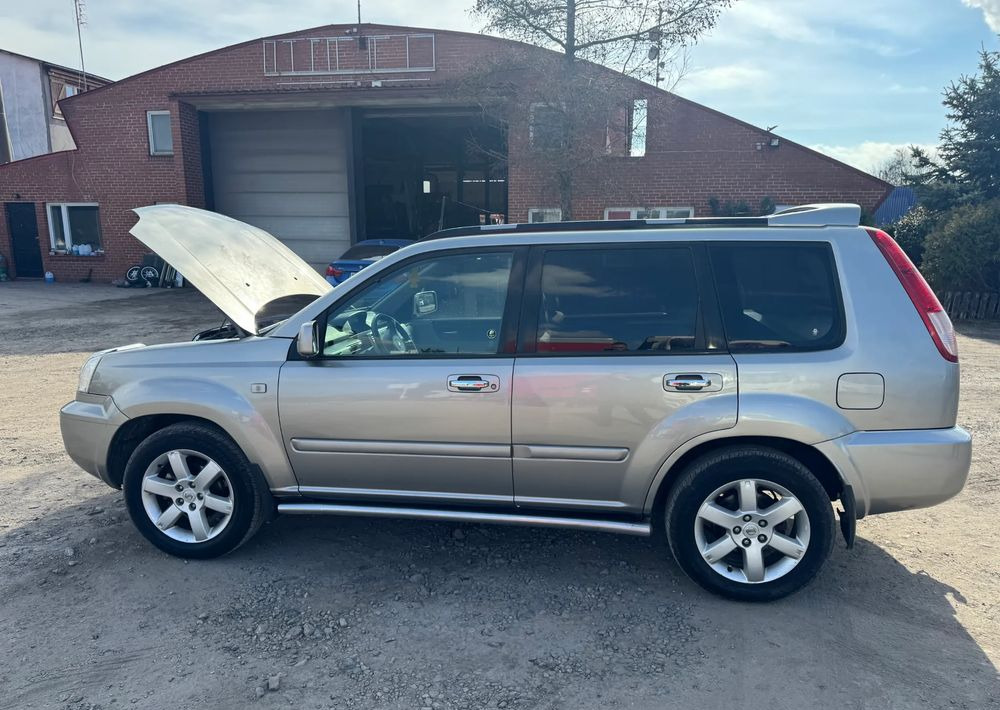 Nissan X-Trail 2.2 dCi 4x2 Comfort - SUV: photos 5 Nissan X-Trail 2.2 dCi 4x2 Comfort - SUV: photos 5