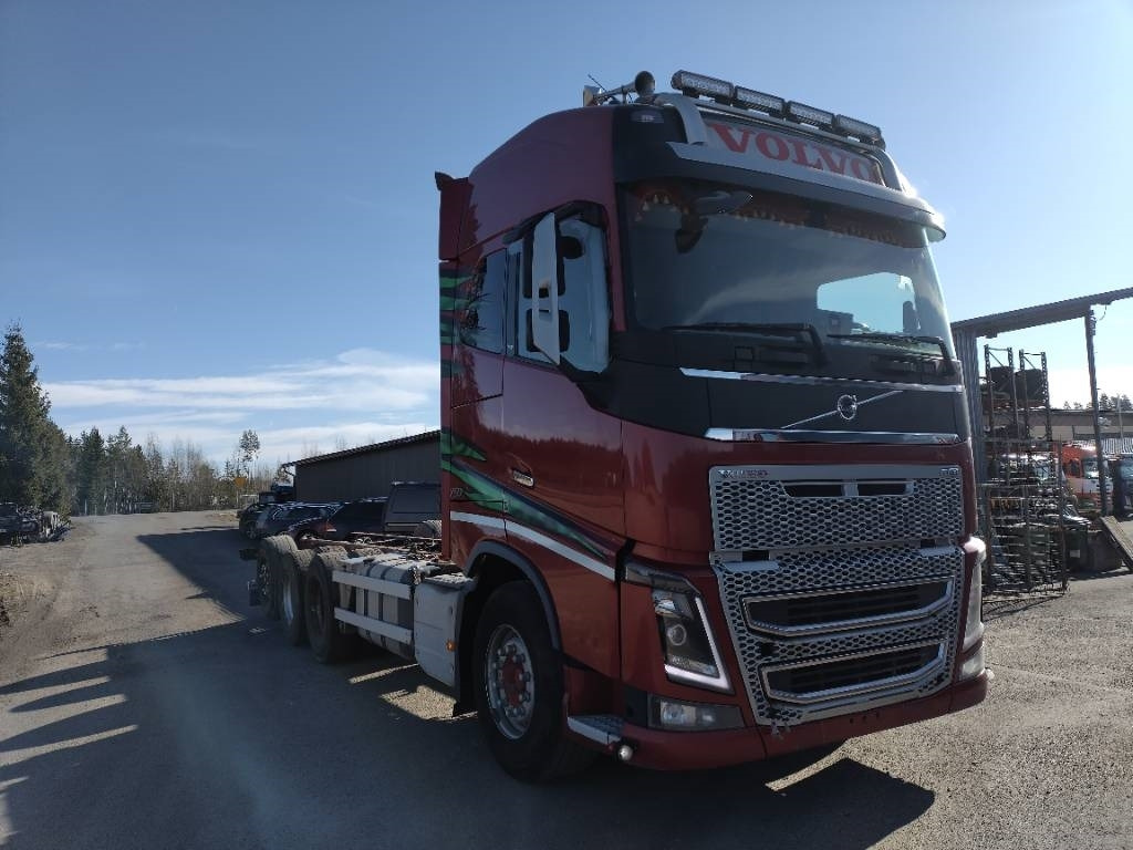 Volvo FH750 8x4 alusta - Châssis cabine: photos 2 Volvo FH750 8x4 alusta - Châssis cabine: photos 2