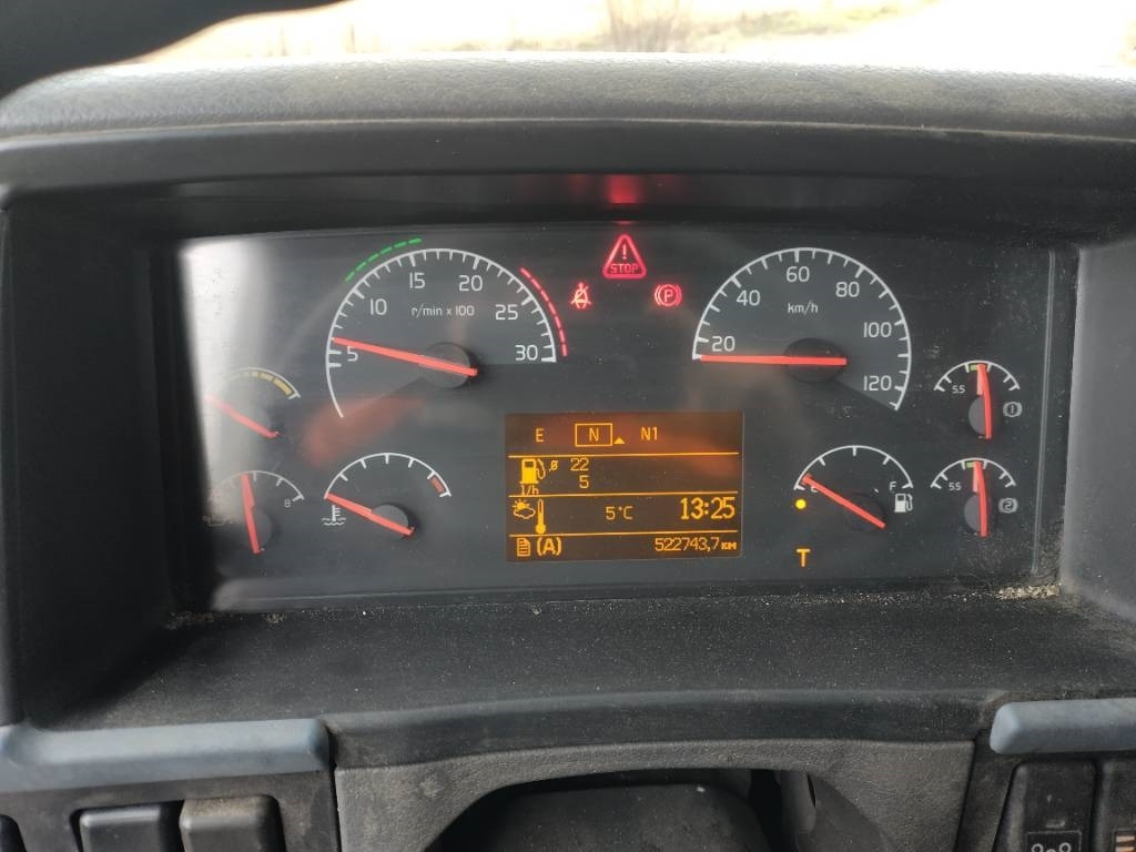 Volvo FM13 10*4 betoniauto,ränni - Camion malaxeur: photos 5 Volvo FM13 10*4 betoniauto,ränni - Camion malaxeur: photos 5