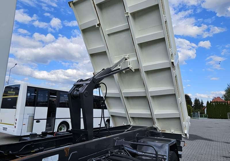 DAF LF 55.220 / SPROWADZONY Z FRANCJI / 119 000 KM - Camion benne: photos 4 DAF LF 55.220 / SPROWADZONY Z FRANCJI / 119 000 KM - Camion benne: photos 4