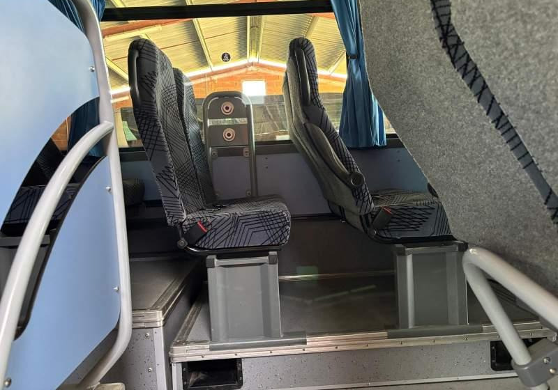 Iveco CROSSWAY/ SPROWADZONY / 180 000 KM / MANUAL - Bus interurbain: photos 2 Iveco CROSSWAY/ SPROWADZONY / 180 000 KM / MANUAL - Bus interurbain: photos 2
