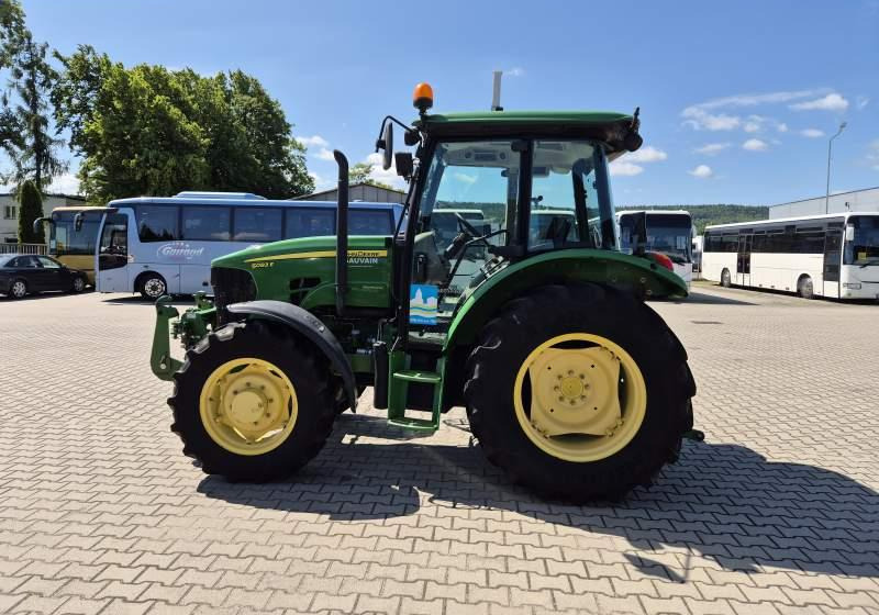 JonDeere 5083 E / SPROWADZONY / 1734 MTH / KLIMATYZACJA - Tracteur agricole: photos 5 JonDeere 5083 E / SPROWADZONY / 1734 MTH / KLIMATYZACJA - Tracteur agricole: photos 5
