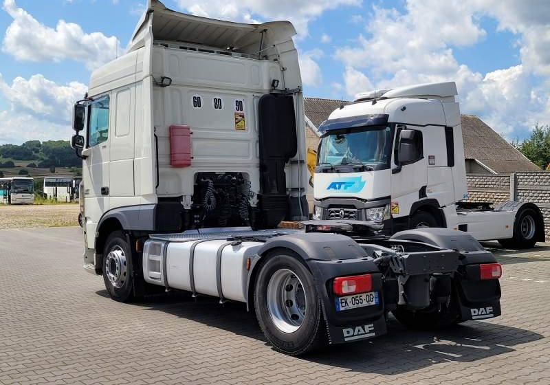 Tracteur routier DAF XF510 SPACE CAB / SPROWADZONY / MANUAL / RETARDER: photos 11 Tracteur routier DAF XF510 SPACE CAB / SPROWADZONY / MANUAL / RETARDER: photos 11