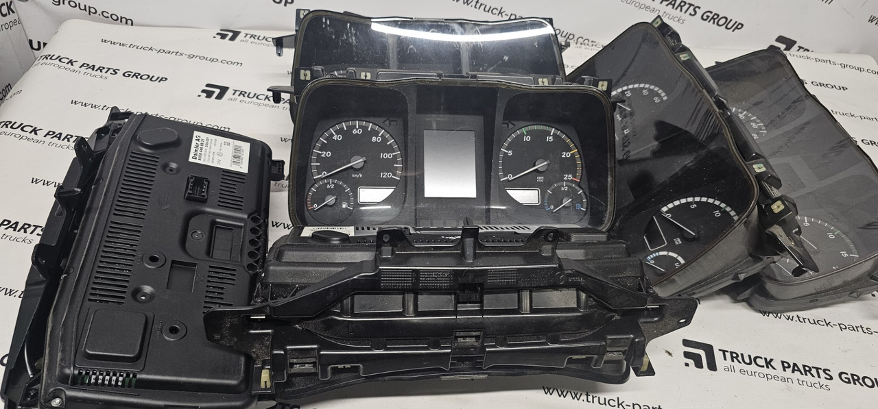 MERCEDES-BENZ Actros MP4 instrument panel, dashboard, EURO6, 0084465521 - Panel de instrumentos pour Camion: photos 2 MERCEDES-BENZ Actros MP4 instrument panel, dashboard, EURO6, 0084465521 - Panel de instrumentos pour Camion: photos 2