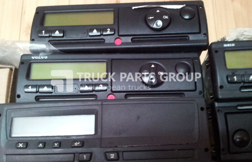 VOLVO FH4, EURO6, EURO 6 emission, tachograph, tacho 1381 type 390522 - Chronotachygraphe pour Camion: photos 1 VOLVO FH4, EURO6, EURO 6 emission, tachograph, tacho 1381 type 390522 - Chronotachygraphe pour Camion: photos 1