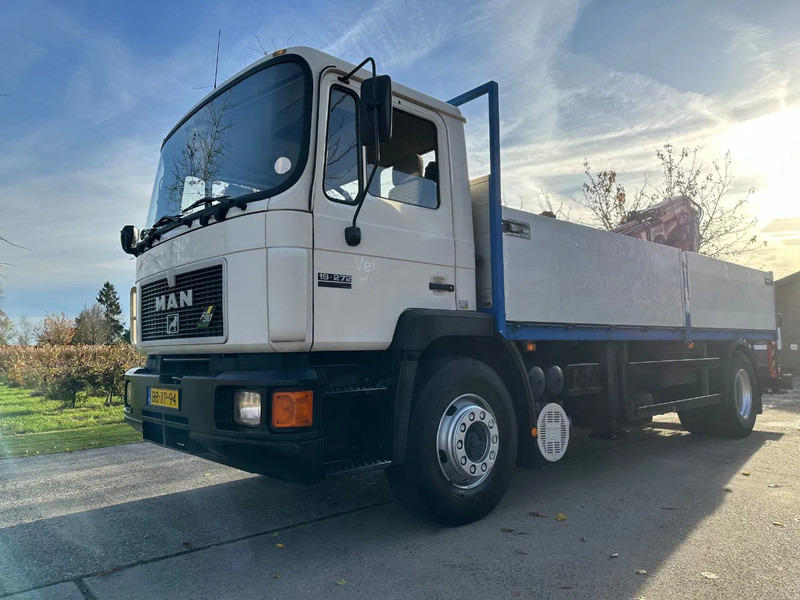 MAN 19.272 F90 / NL TRUCK / 4X2 / EURO1 / ATLAS AK140.1-6,2/1 / MANUAL / FIRST OWNER - Camion grue: photos 1 MAN 19.272 F90 / NL TRUCK / 4X2 / EURO1 / ATLAS AK140.1-6,2/1 / MANUAL / FIRST OWNER - Camion grue: photos 1