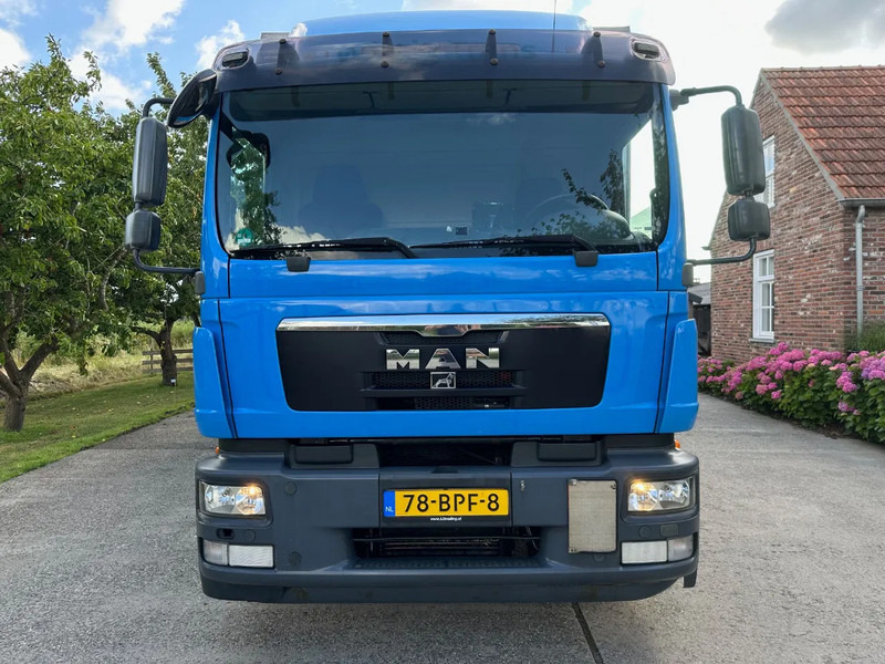MAN TGM 12.250 / NL TRUCK / EURO 5 / SLIDING ROOF / BOX + TAILLIFT / FULL AIR / NAVI - Camion fourgon: photos 2 MAN TGM 12.250 / NL TRUCK / EURO 5 / SLIDING ROOF / BOX + TAILLIFT / FULL AIR / NAVI - Camion fourgon: photos 2