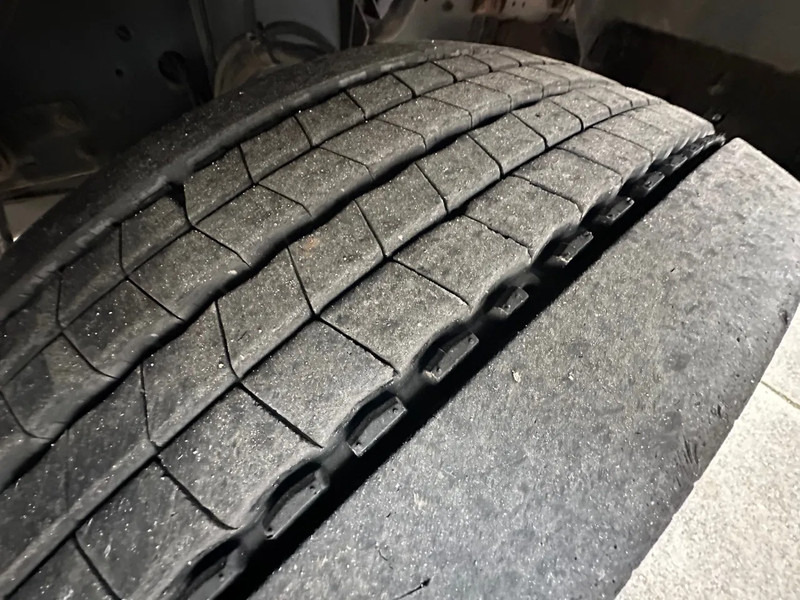 MAN TGM 18.280 / NL TRUCK / EURO 4 / CLIMA / DOORS+LIFT+SIDE DOOR / CARRIER FRIGO (print broken!) - Camion frigorifique: photos 5 MAN TGM 18.280 / NL TRUCK / EURO 4 / CLIMA / DOORS+LIFT+SIDE DOOR / CARRIER FRIGO (print broken!) - Camion frigorifique: photos 5