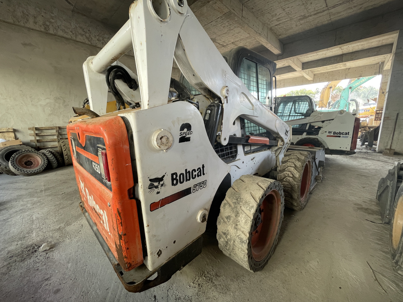 Bobcat S750 - Mini chargeuse: photos 2 Bobcat S750 - Mini chargeuse: photos 2