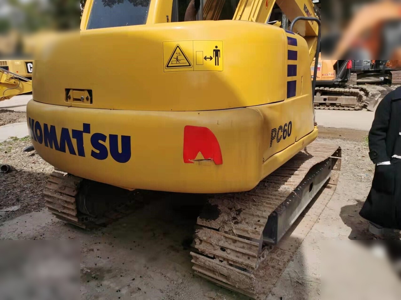 KOMATSU PC60-7 - Pelle sur chenille: photos 1 KOMATSU PC60-7 - Pelle sur chenille: photos 1
