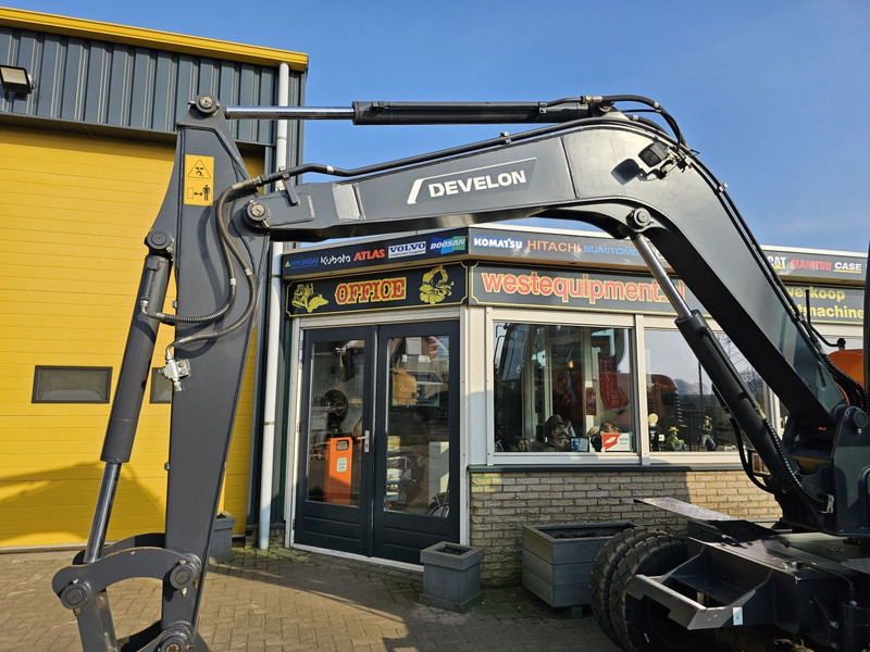 Pelle sur pneus Develon DX60WN ECO-1: photos 9