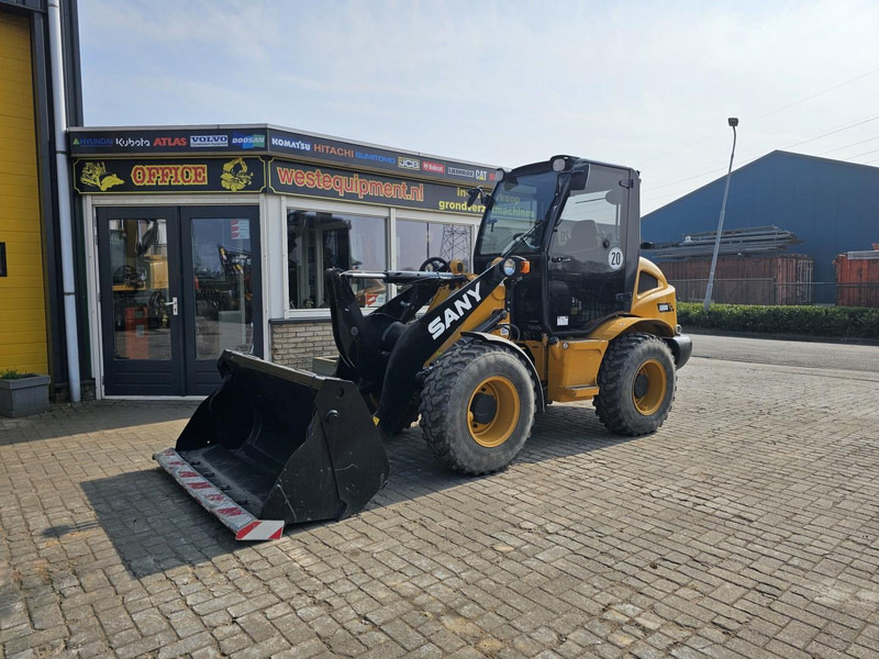 Sany SW085 - Chargeuse sur pneus: photos 2 Sany SW085 - Chargeuse sur pneus: photos 2