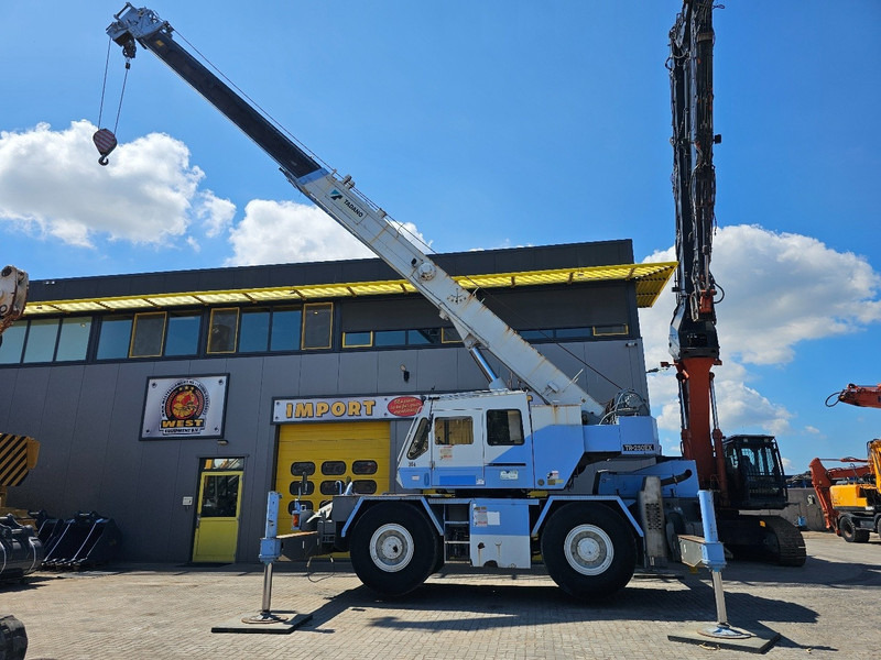 Tadano TR250E - Grue tout-terrain: photos 1 Tadano TR250E - Grue tout-terrain: photos 1
