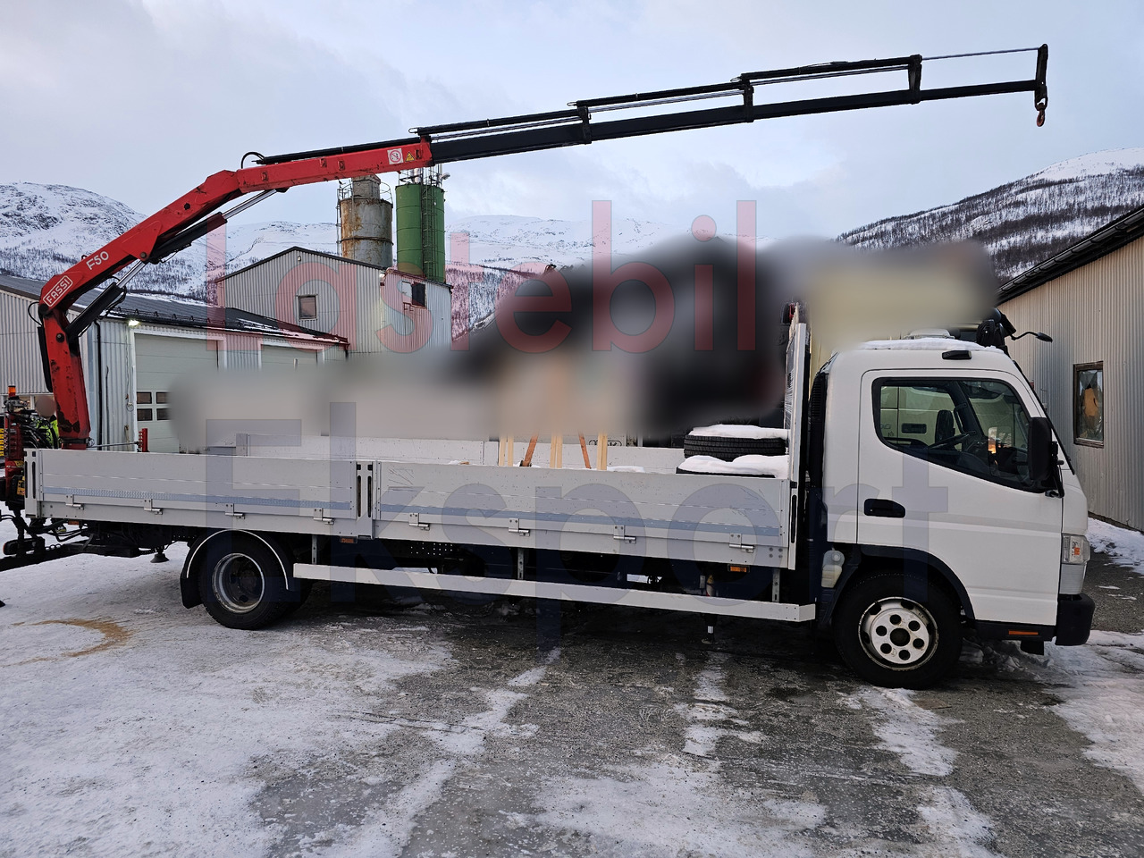 MITSUBISHI Fuso CANTER / FASSI F50 / LOW KM - Camion grue: photos 4 MITSUBISHI Fuso CANTER / FASSI F50 / LOW KM - Camion grue: photos 4
