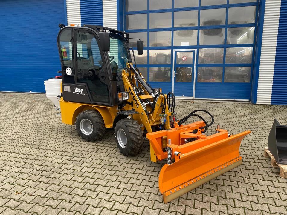 Radlader/Hoflader BK906 mit Kabine inkl. Winter-Komplettpaket *INKL.19% MWST.*BERGER KRAUS*PERKINS*EURO*SOFORT!* - Valet de ferme: photos 3 Radlader/Hoflader BK906 mit Kabine inkl. Winter-Komplettpaket *INKL.19% MWST.*BERGER KRAUS*PERKINS*EURO*SOFORT!* - Valet de ferme: photos 3