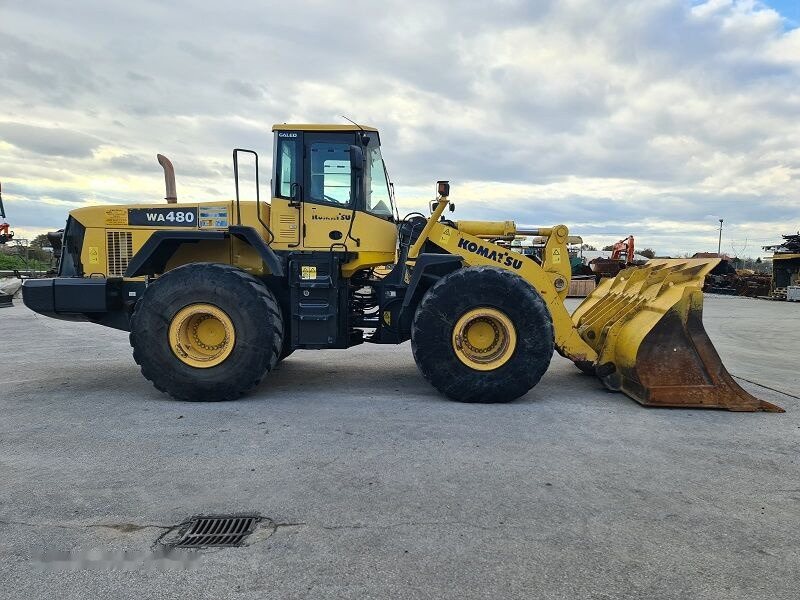 Komatsu WA480-5 - Chargeuse sur pneus: photos 5 Komatsu WA480-5 - Chargeuse sur pneus: photos 5