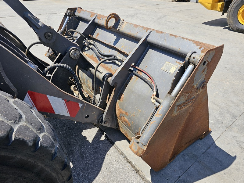 Chargeuse sur pneus VOLVO L45H: photos 17