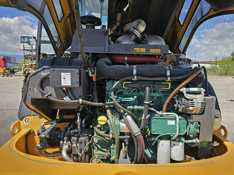 Chargeuse sur pneus VOLVO L45H: photos 21