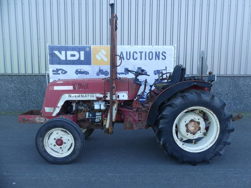 International 533 - Tracteur agricole: photos 2 International 533 - Tracteur agricole: photos 2