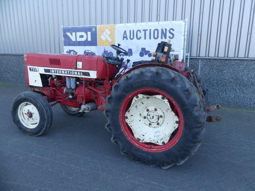 International 733 - Tracteur agricole: photos 3 International 733 - Tracteur agricole: photos 3