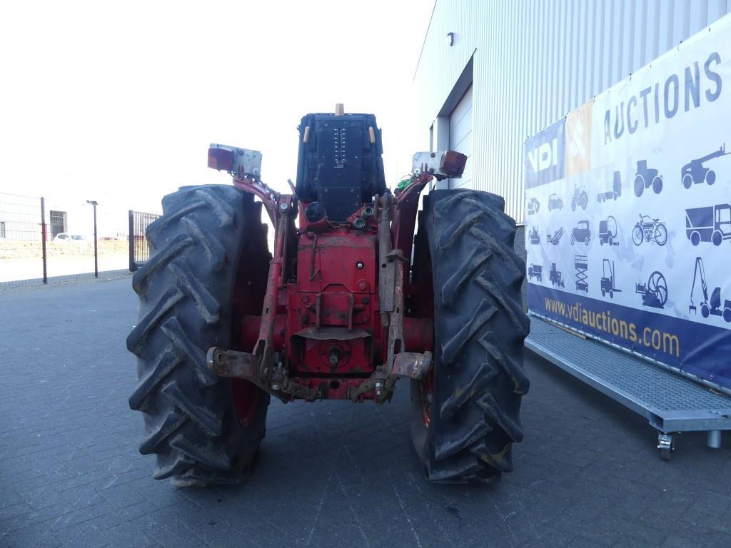 International 733 - Tracteur agricole: photos 4 International 733 - Tracteur agricole: photos 4