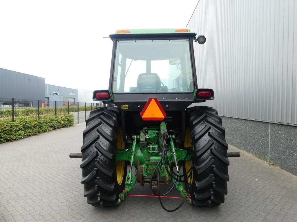 John-Deere 4450 - Tracteur agricole: photos 4 John-Deere 4450 - Tracteur agricole: photos 4