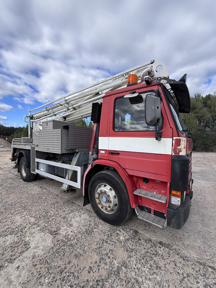 SCANIA - Camion de pompier: photos 3 SCANIA - Camion de pompier: photos 3