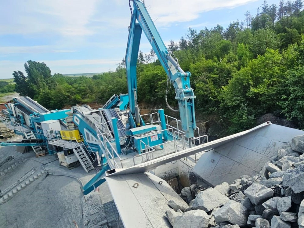 CONSTMACH Hydraulischer Abbruchhammer – Maximale Schlagkraft für Harte Abbrucharbeiten - Concasseur: photos 1 CONSTMACH Hydraulischer Abbruchhammer – Maximale Schlagkraft für Harte Abbrucharbeiten - Concasseur: photos 1