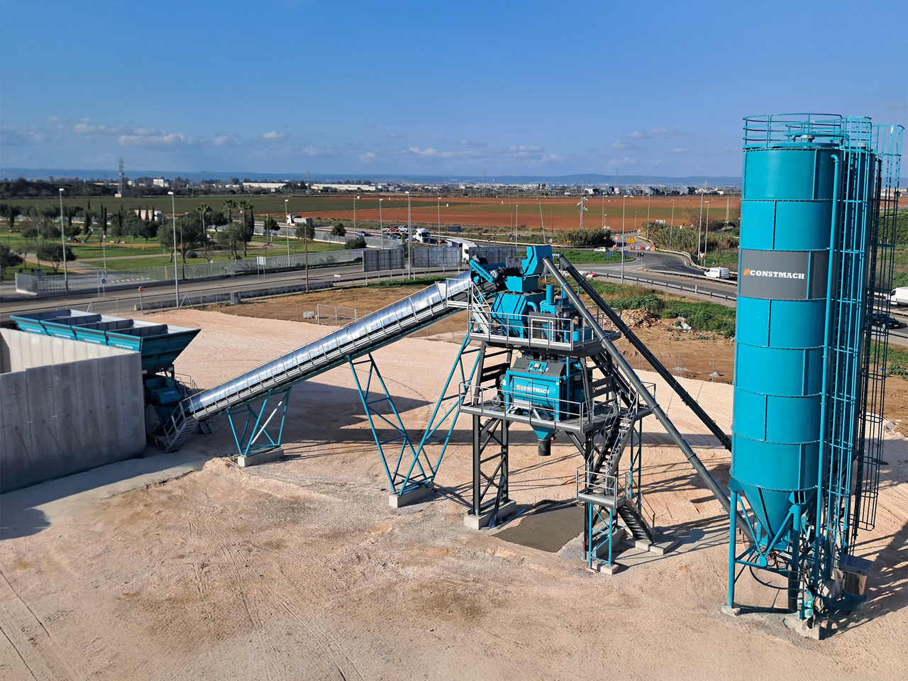 Constmach Centrale à Béton Stationnaire d'une Capacité de 120 m³/h - Centrale à béton: photos 1 Constmach Centrale à Béton Stationnaire d'une Capacité de 120 m³/h - Centrale à béton: photos 1