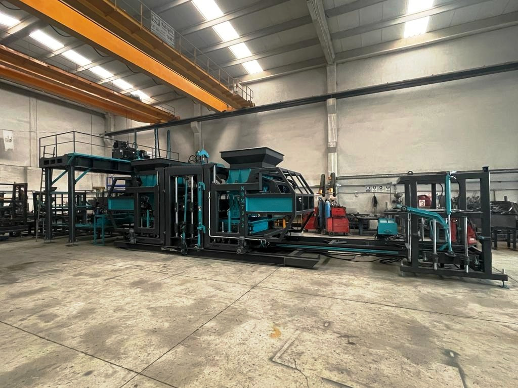 Constmach Machine de Fabrication de Blocs de Béton BS-20 Garantie de 2 ans - Pondeuse à parpaing: photos 2 Constmach Machine de Fabrication de Blocs de Béton BS-20 Garantie de 2 ans - Pondeuse à parpaing: photos 2