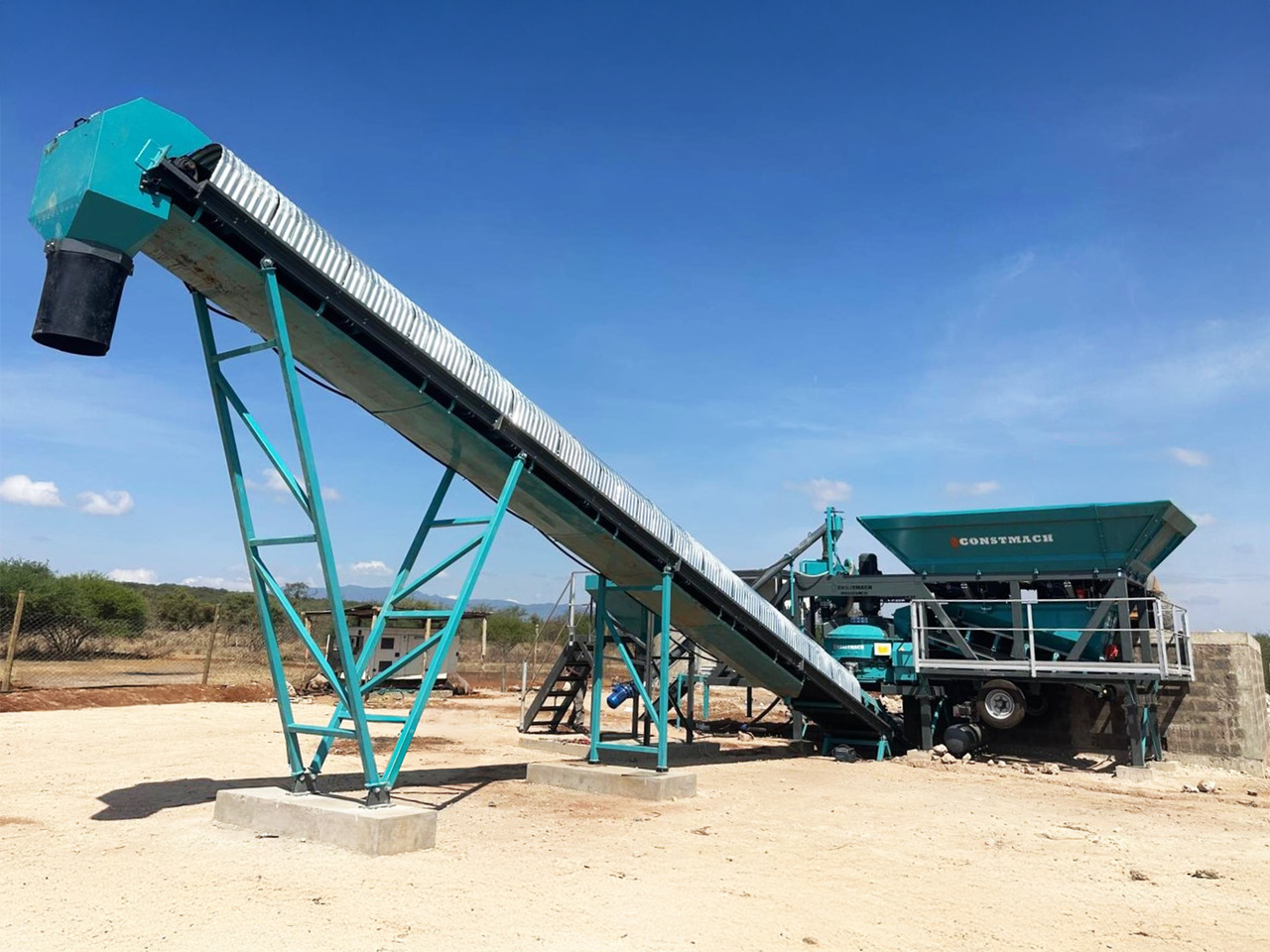Constmach Mini Mobile Concrete Batching Plant 30 m³/h - Centrale à béton: photos 1 Constmach Mini Mobile Concrete Batching Plant 30 m³/h - Centrale à béton: photos 1