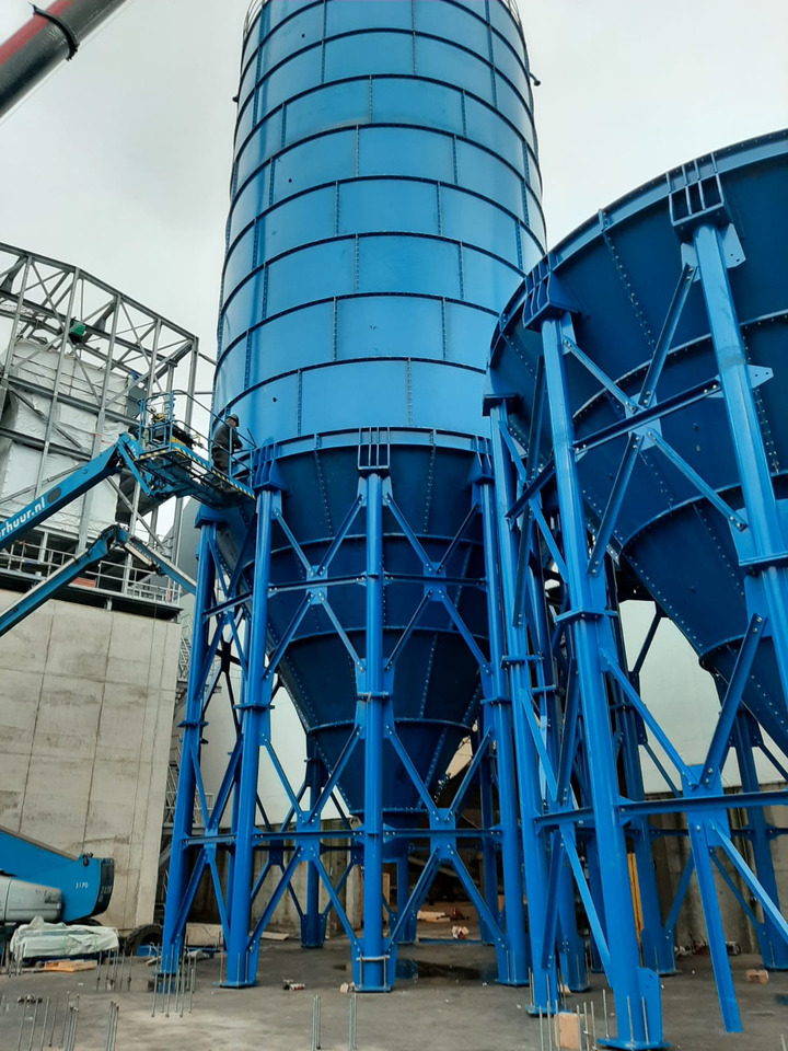 Constmach Silo à Ciment d'une Capacité de 3000 Tonnes - Silo à ciment: photos 1 Constmach Silo à Ciment d'une Capacité de 3000 Tonnes - Silo à ciment: photos 1
