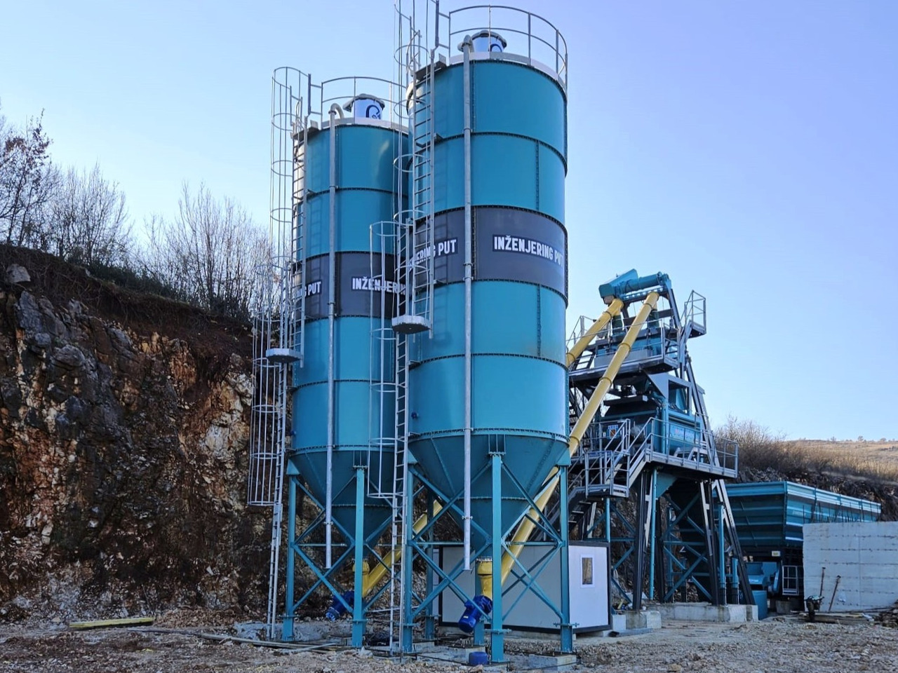 Constmach Silo à Ciment d'une Capacité de 75 Tonnes - Silo à ciment: photos 1 Constmach Silo à Ciment d'une Capacité de 75 Tonnes - Silo à ciment: photos 1