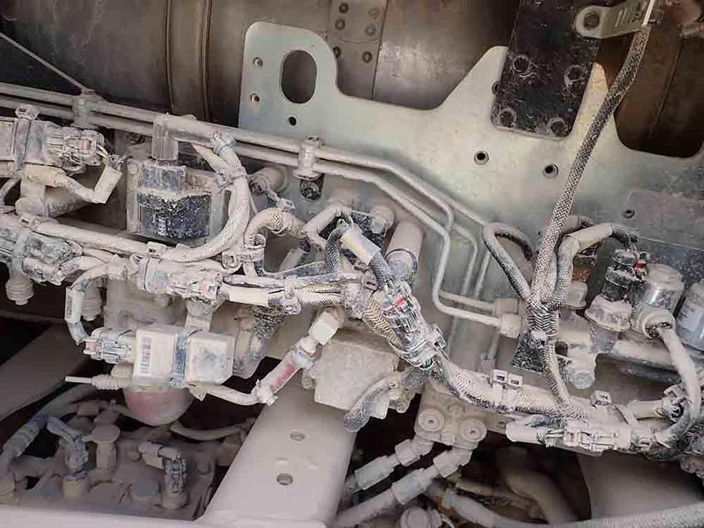 Chargeuse sur pneus CAT 988K: photos 32