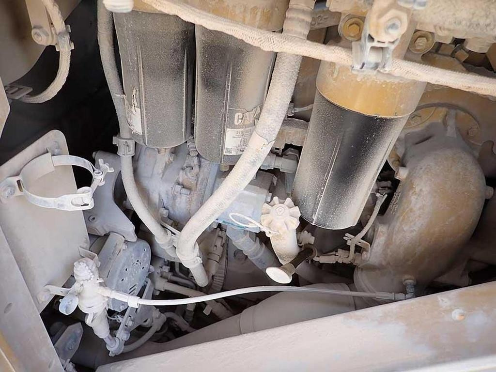 Chargeuse sur pneus CAT 988K: photos 31