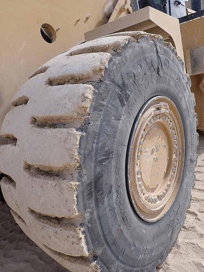 Chargeuse sur pneus CAT 988K: photos 23