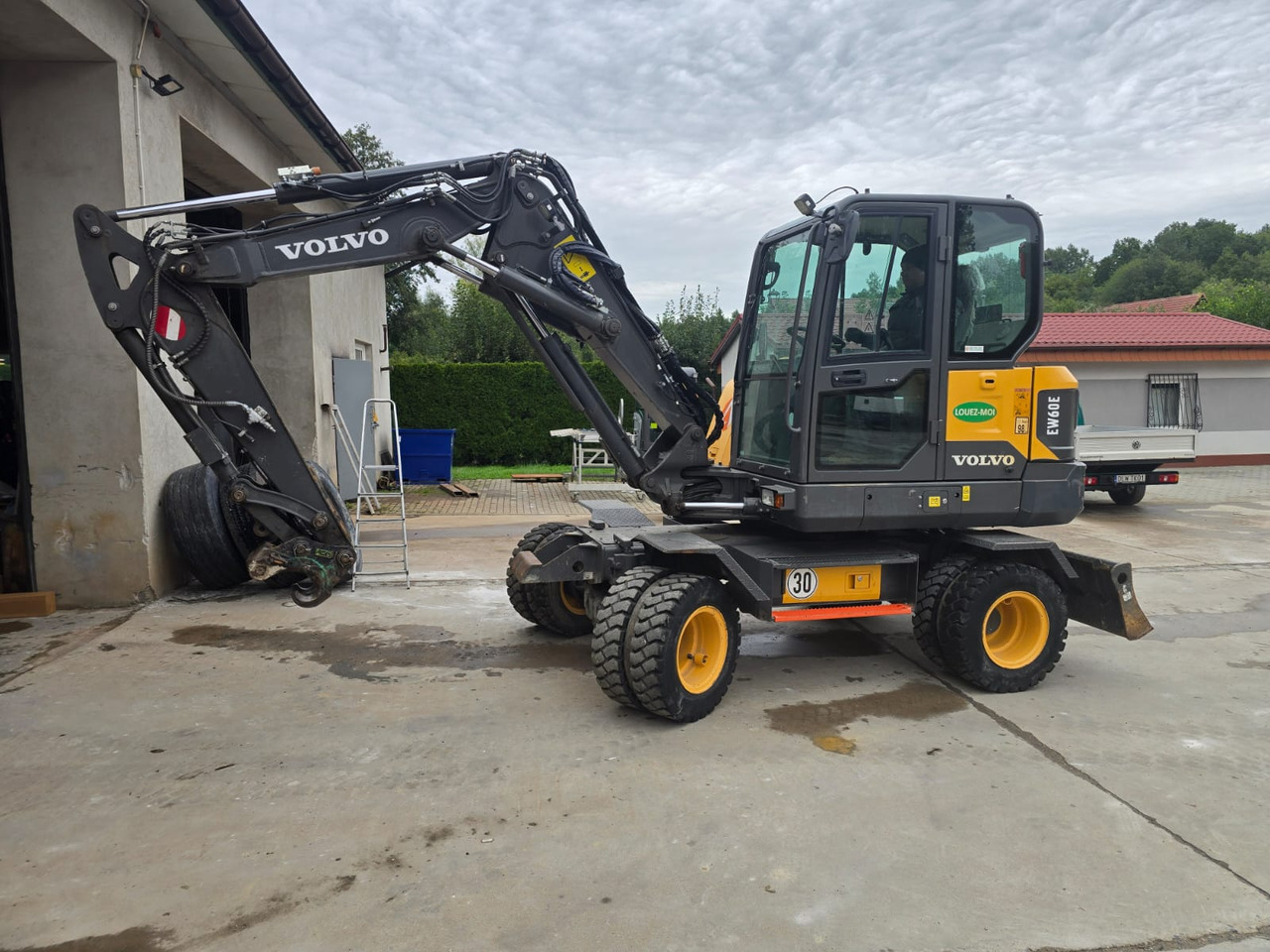 VOLVO EW 60E - Pelle sur pneus: photos 1 VOLVO EW 60E - Pelle sur pneus: photos 1