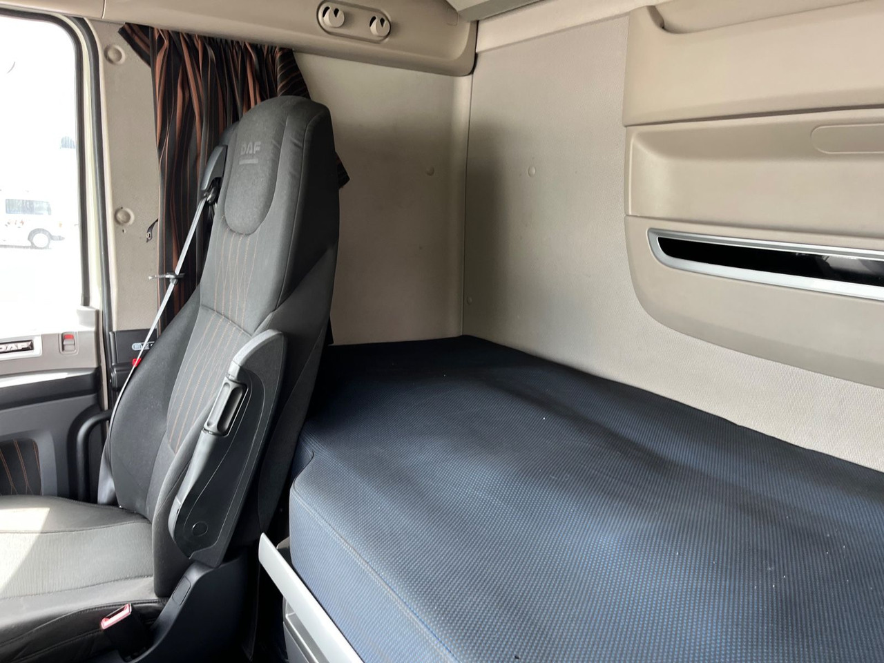 Tracteur routier DAF XF 530 SSC: photos 10 Tracteur routier DAF XF 530 SSC: photos 10