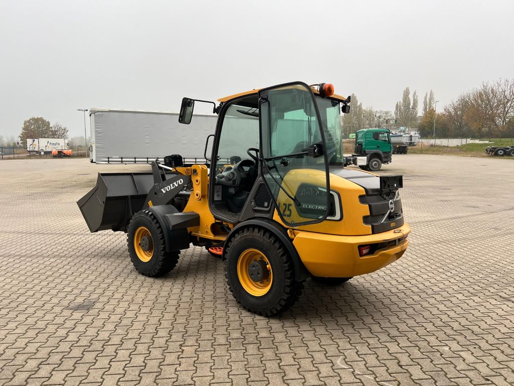 Volvo JL25H Electric *Auch Miete - Chargeuse sur pneus: photos 3 Volvo JL25H Electric *Auch Miete - Chargeuse sur pneus: photos 3