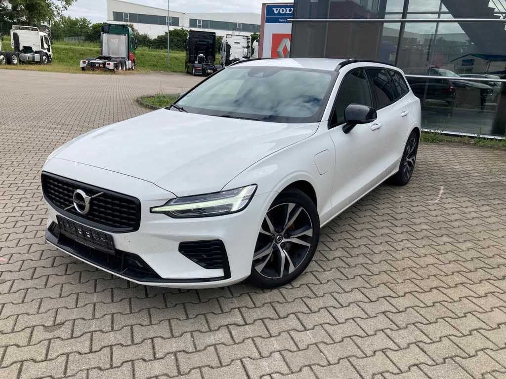 Volvo V60 T6 AWD R-Design Expression Recharge Plug-In - Voiture: photos 1 Volvo V60 T6 AWD R-Design Expression Recharge Plug-In - Voiture: photos 1
