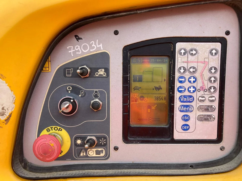 Manitou 200 AJ - Nacelle télescopique: photos 5 Manitou 200 AJ - Nacelle télescopique: photos 5