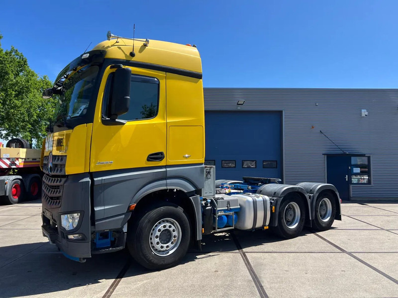 Tracteur routier Mercedes-Benz Arocs 2663 6x4