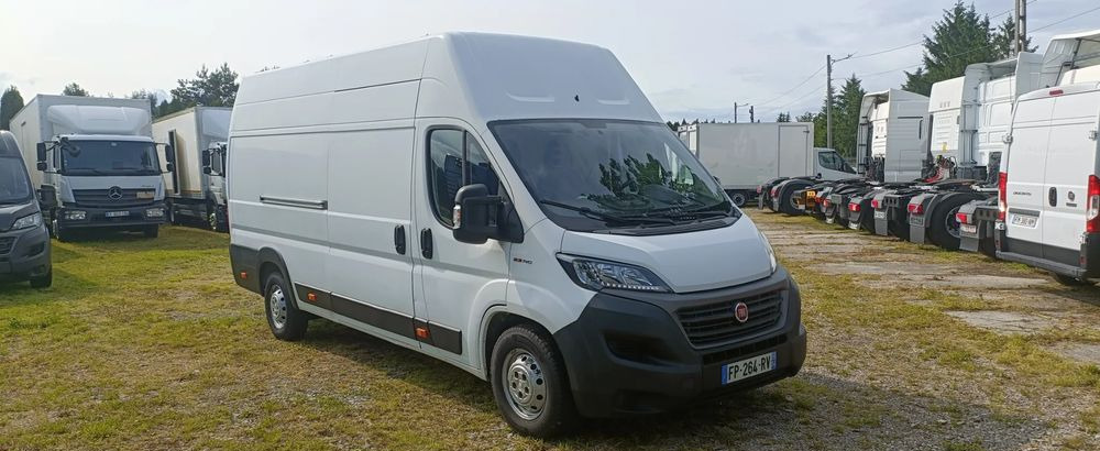 Fourgon utilitaire Fiat Ducato