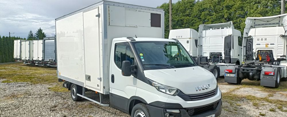 Iveco Daily 35S16 - Fourgon grand volume: photos 3 Iveco Daily 35S16 - Fourgon grand volume: photos 3