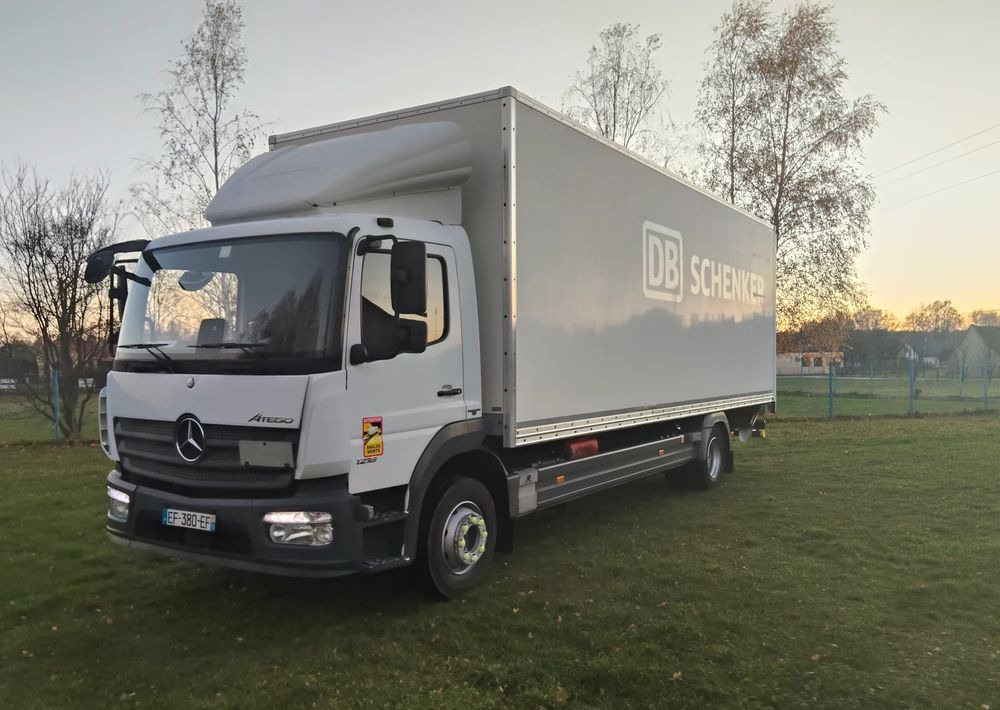 Mercedes-Benz Atego - Camion fourgon: photos 2 Mercedes-Benz Atego - Camion fourgon: photos 2
