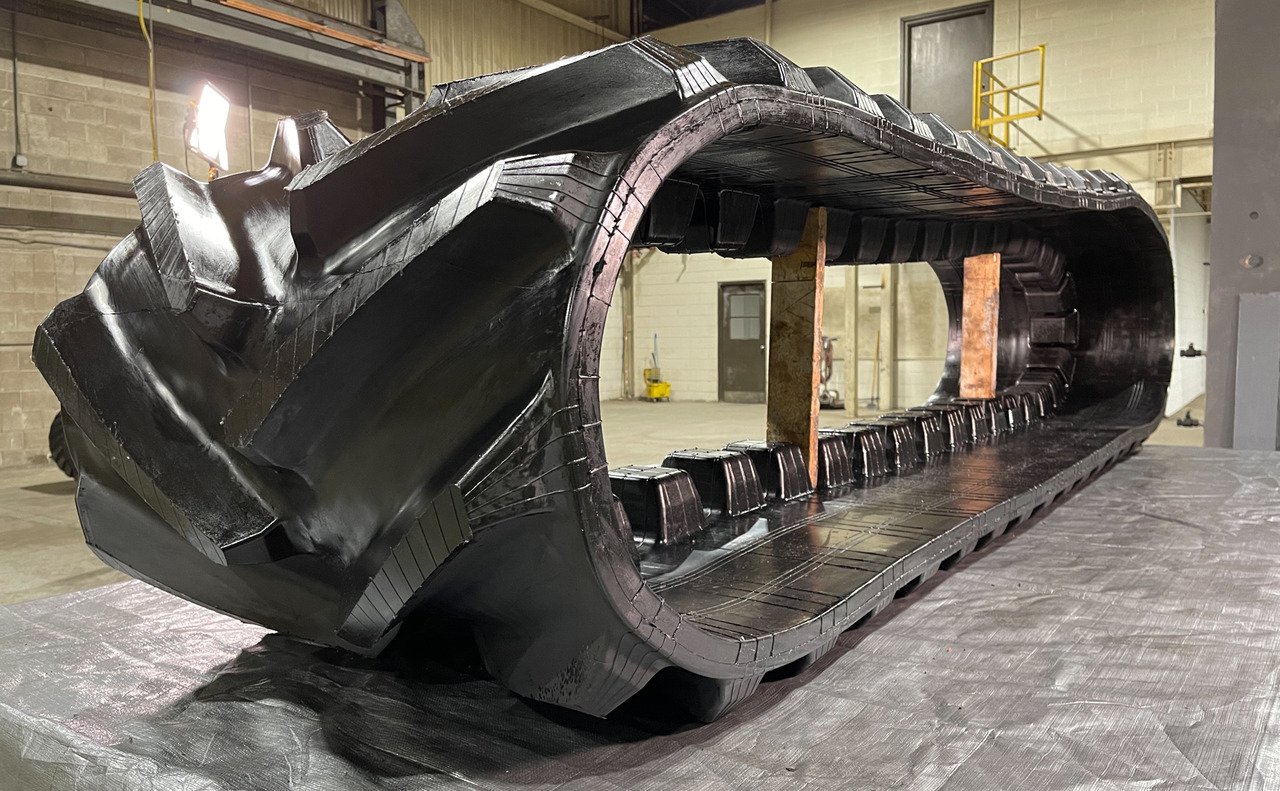 GTW TankTuff for CLAAS Lexion Terra Trac - Chenille pour Tracteur à chenilles: photos 3 GTW TankTuff for CLAAS Lexion Terra Trac - Chenille pour Tracteur à chenilles: photos 3