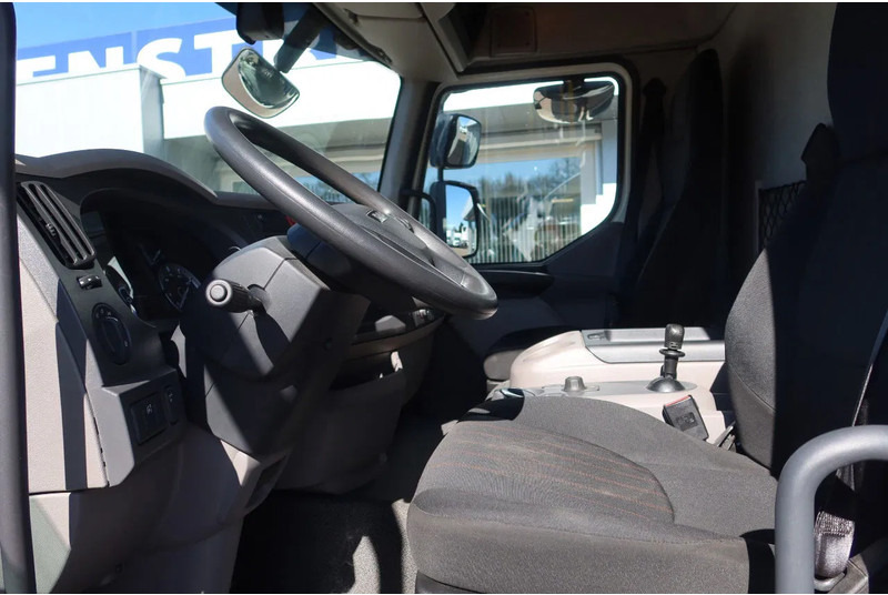 DAF LF 45 Gesloten bak + Dhollandia klep 1500 kg 4x2 - Camion fourgon: photos 5 DAF LF 45 Gesloten bak + Dhollandia klep 1500 kg 4x2 - Camion fourgon: photos 5